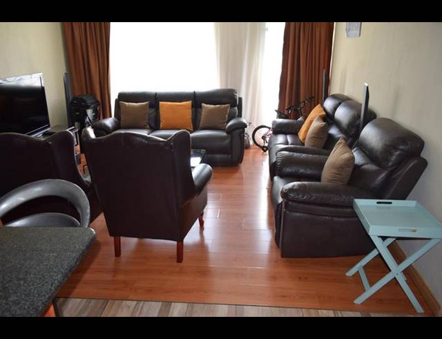 2 BEDROOM TOWNHOUSE FOR SALE IN LYNDHURST